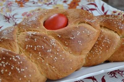 Greek-Easter-Bread-Tsoureki