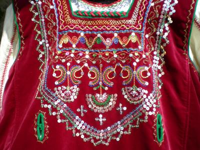 Detail of women’s costume from Pentalofos, Thrace featuring butterfly / Goddess figures or ‘women with wings’. Photo: Laura Shannon