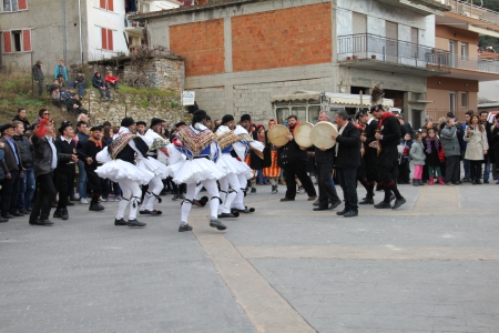 Musicians and 'Tsoliades' ritual dancers in Monastiraki (photo: Lenka Harmon)