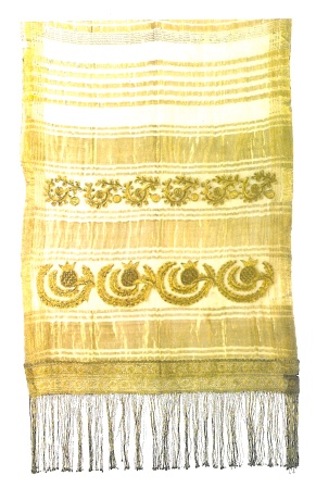 Silk and gold veil (bólia) from Salamína with design of enclosed pomegranates