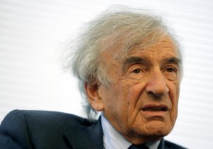 Elie Weisel is interviewed by Bob Edwards in New York, Wednesday, June 20, 2007. (AP Photo/Seth Wenig)