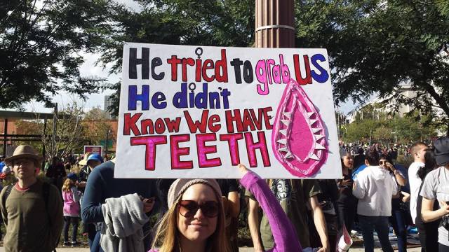 womans-march-2-vagina-wiht-teeth