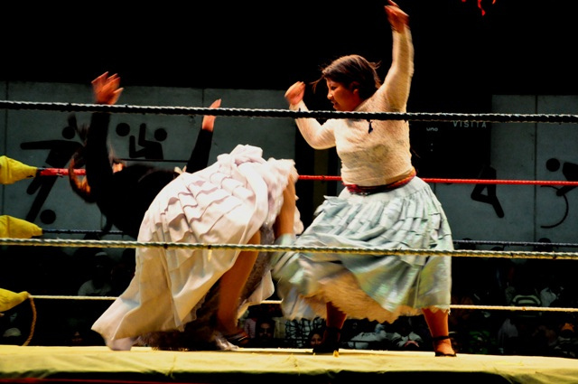 Cholitas wrestling