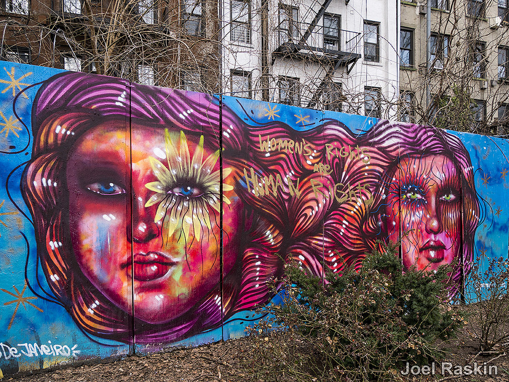 32809382544_f804118009_b