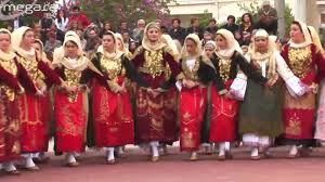 Women dancing Tráta in Megara