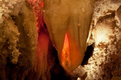 timpanogoscavenm_stalactite-two-hearts